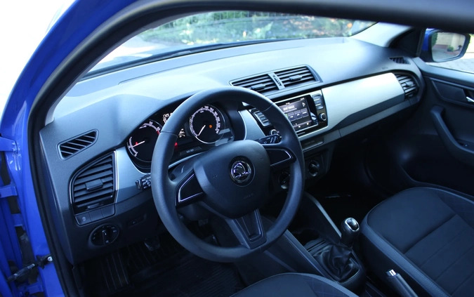 Skoda Fabia cena 39800 przebieg: 142000, rok produkcji 2020 z Ciechanów małe 352